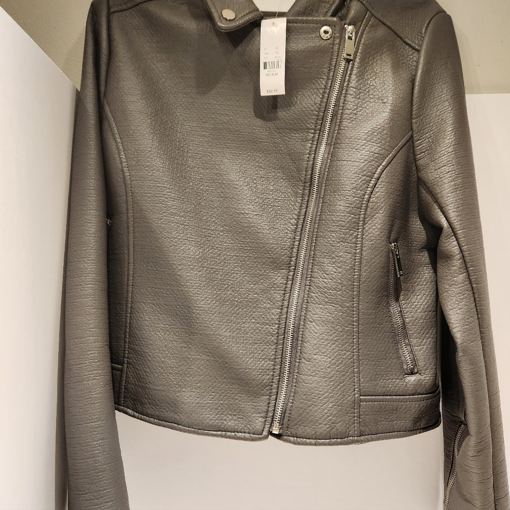 Coat - Picture 3 of 4
